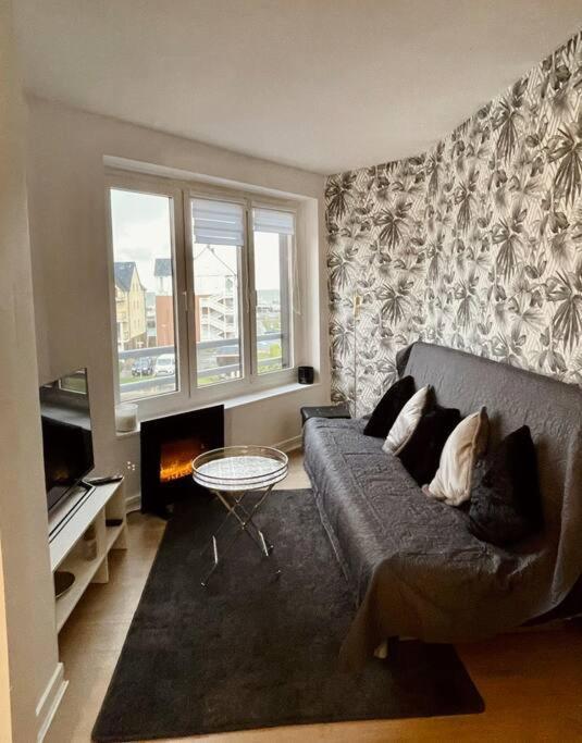 La Marina-Studio, Vue Mer Avec Balneo Deauville Zewnętrze zdjęcie