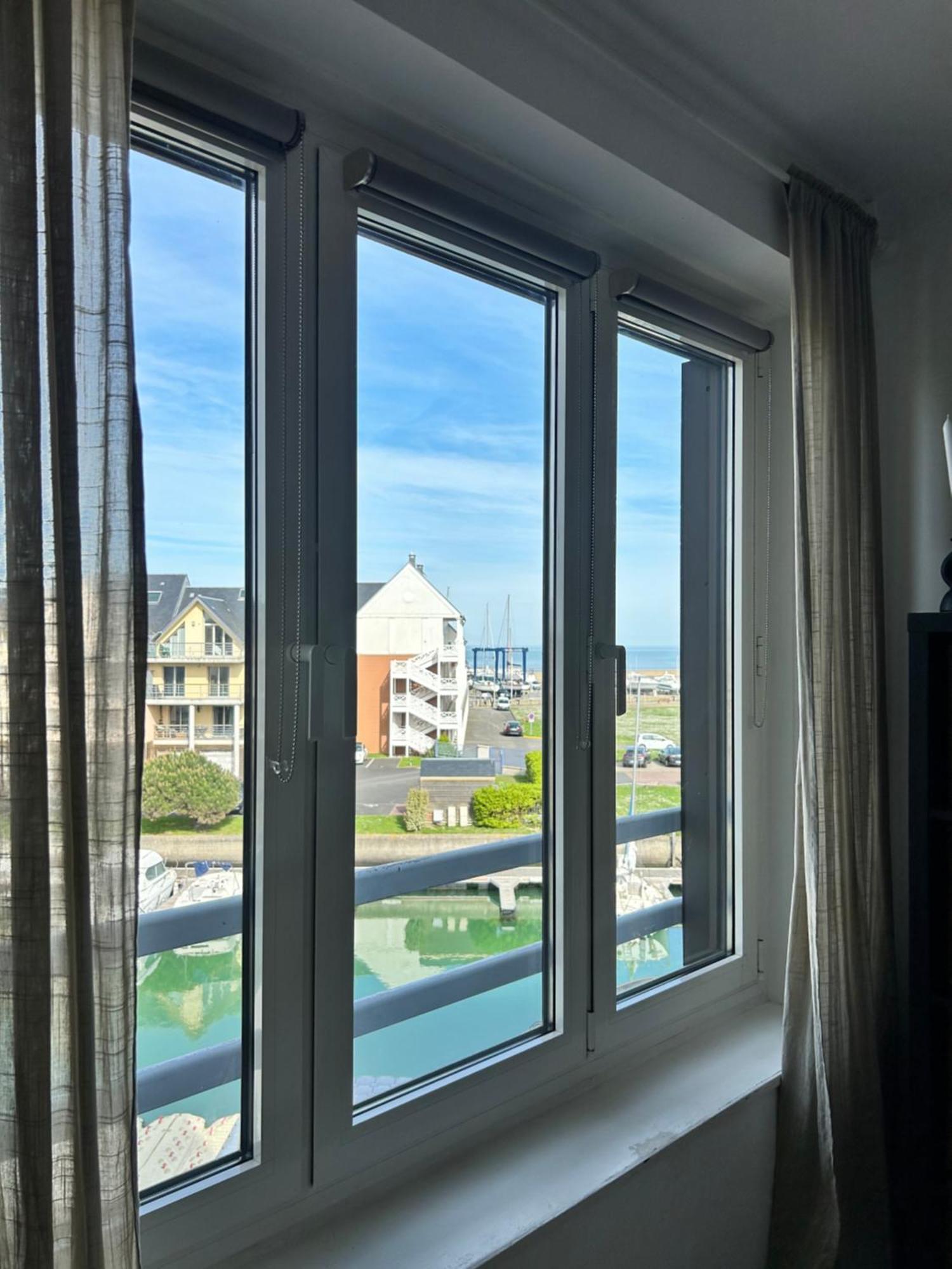 La Marina-Studio, Vue Mer Avec Balneo Deauville Zewnętrze zdjęcie